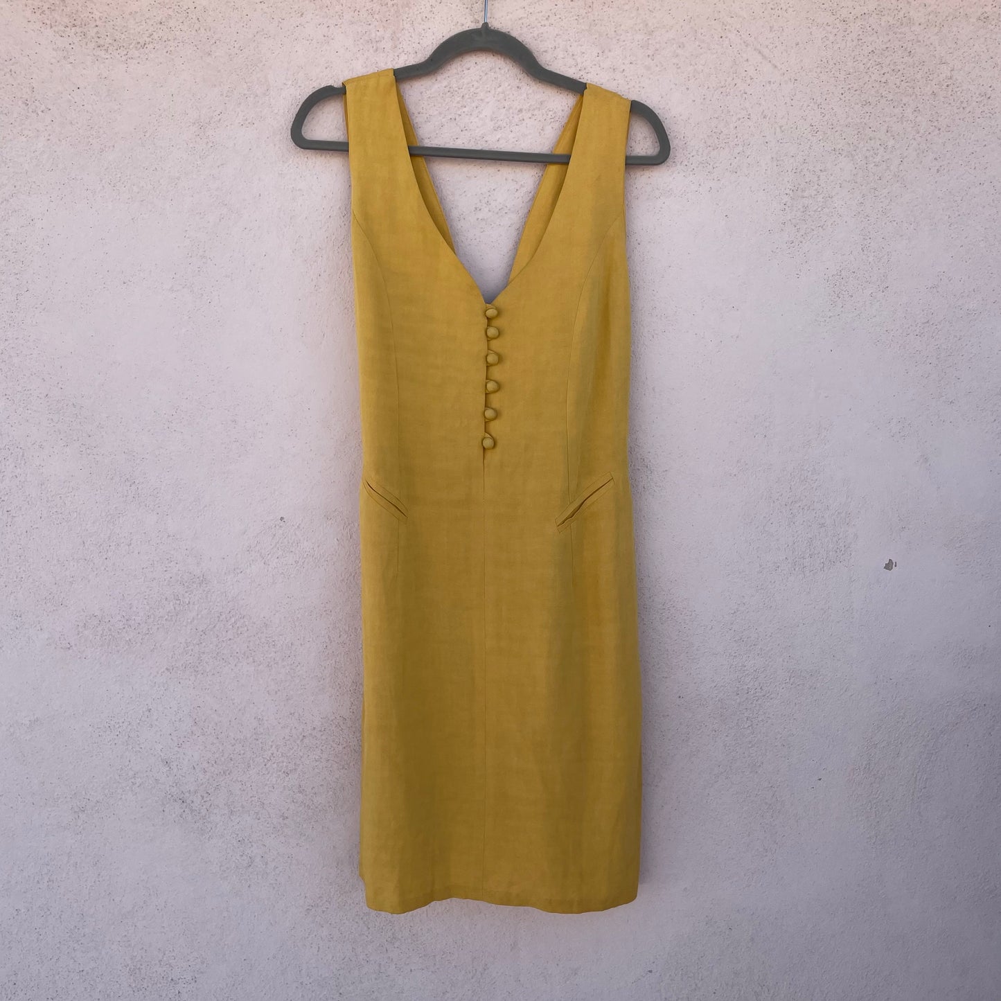 Abito giallo bottoncini