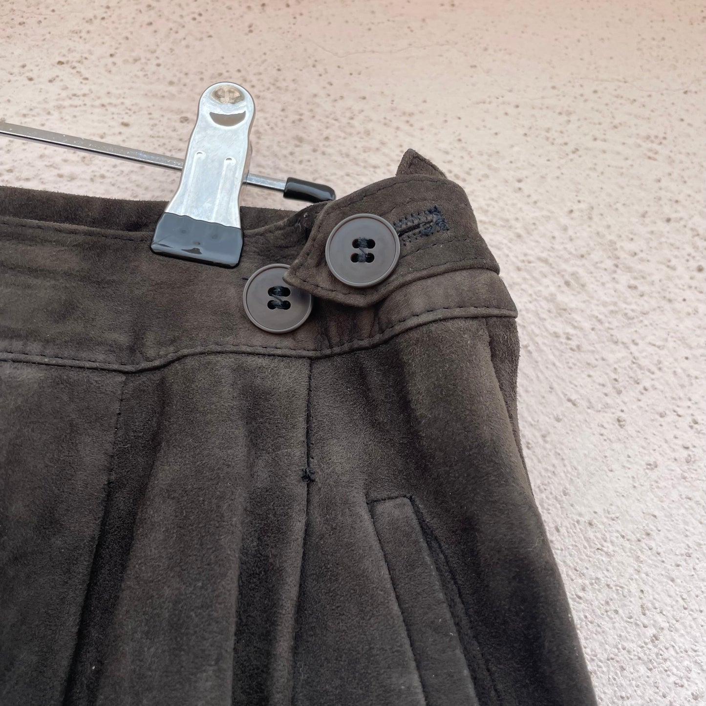 Pantaloni scamosciati