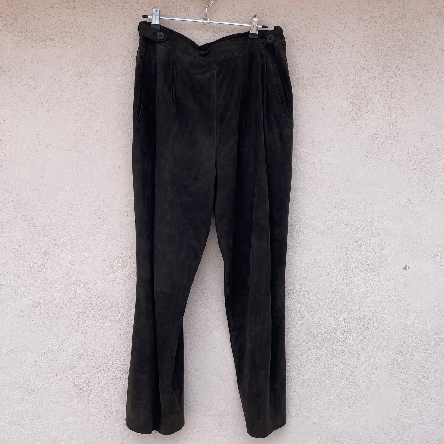 Pantaloni scamosciati