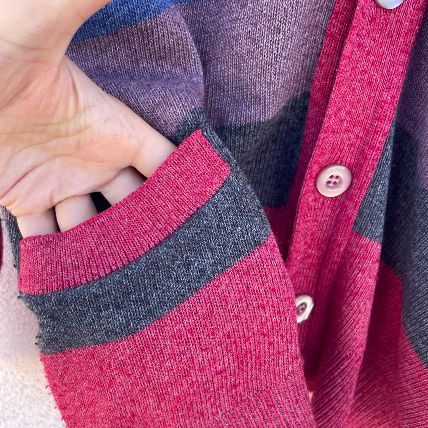 Cardigan over righe