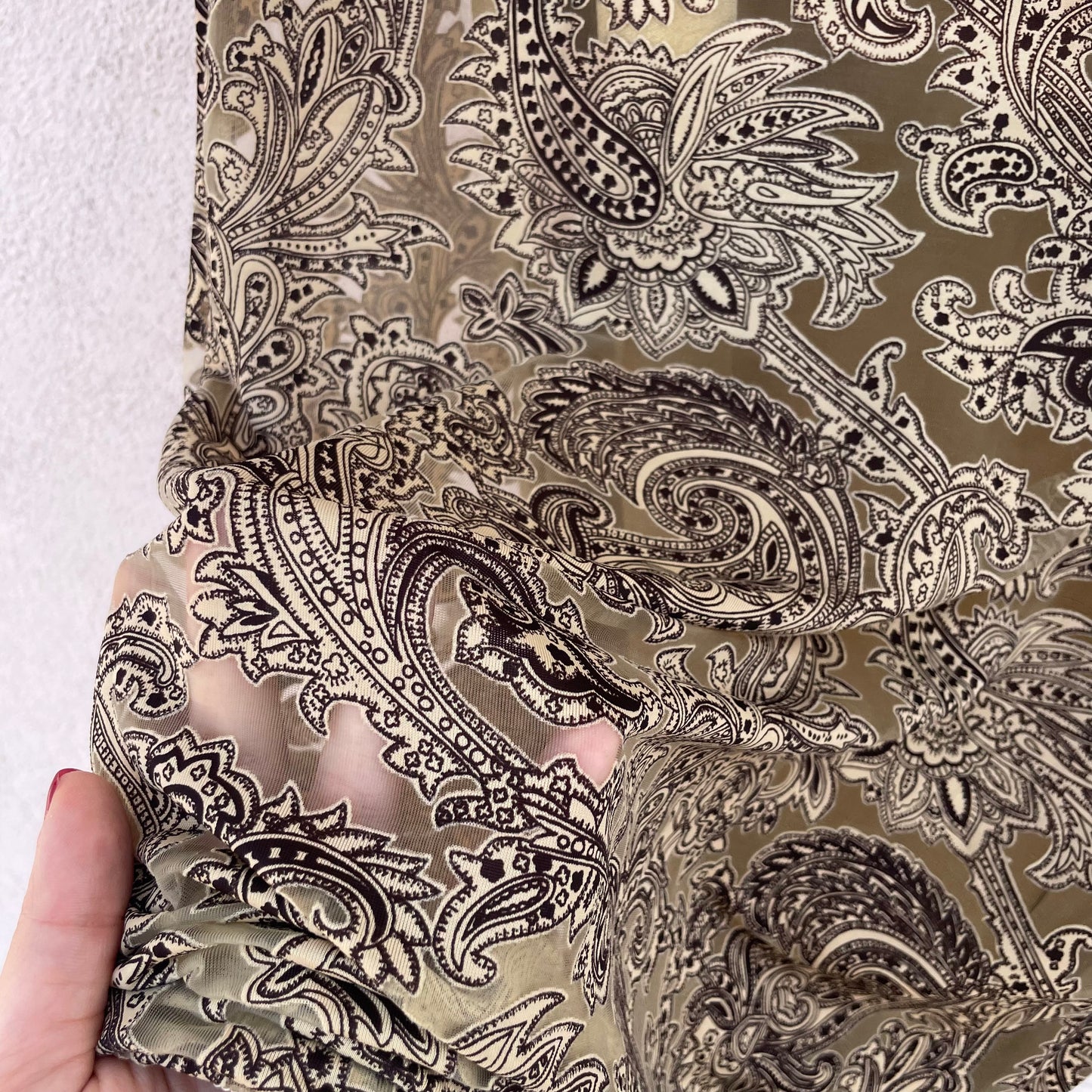 Abito paisley aderente