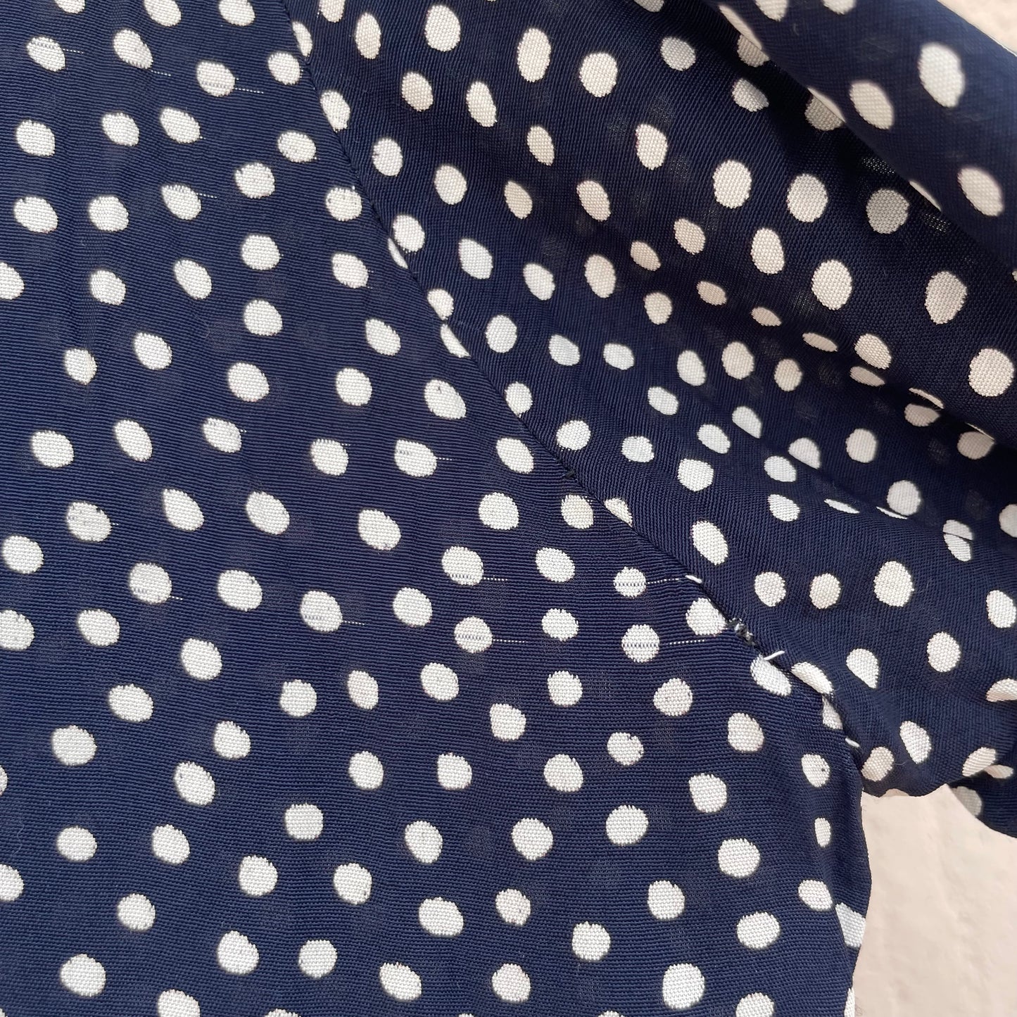 Abito blu pois bianchi