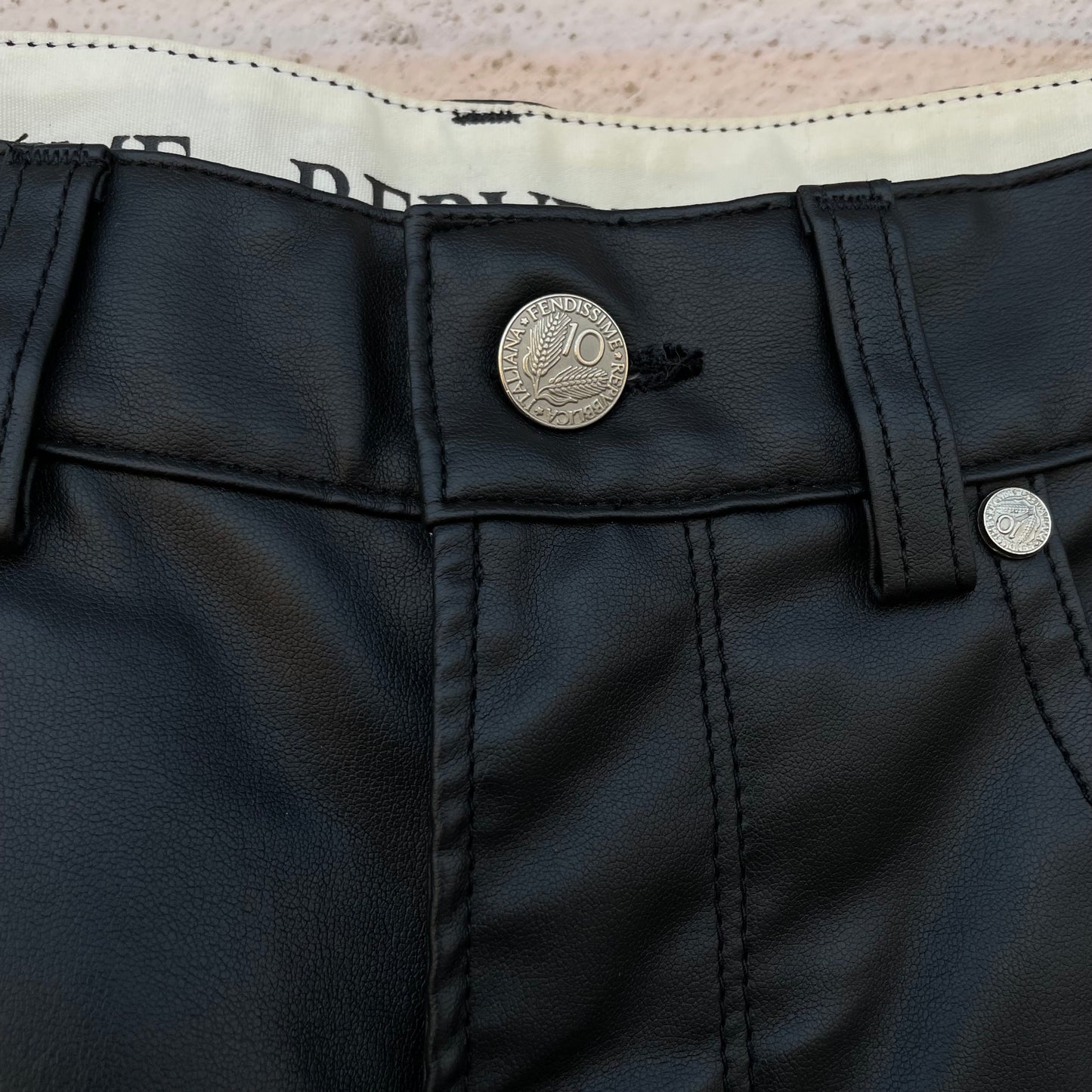 Pantaloni PVC Fendissime
