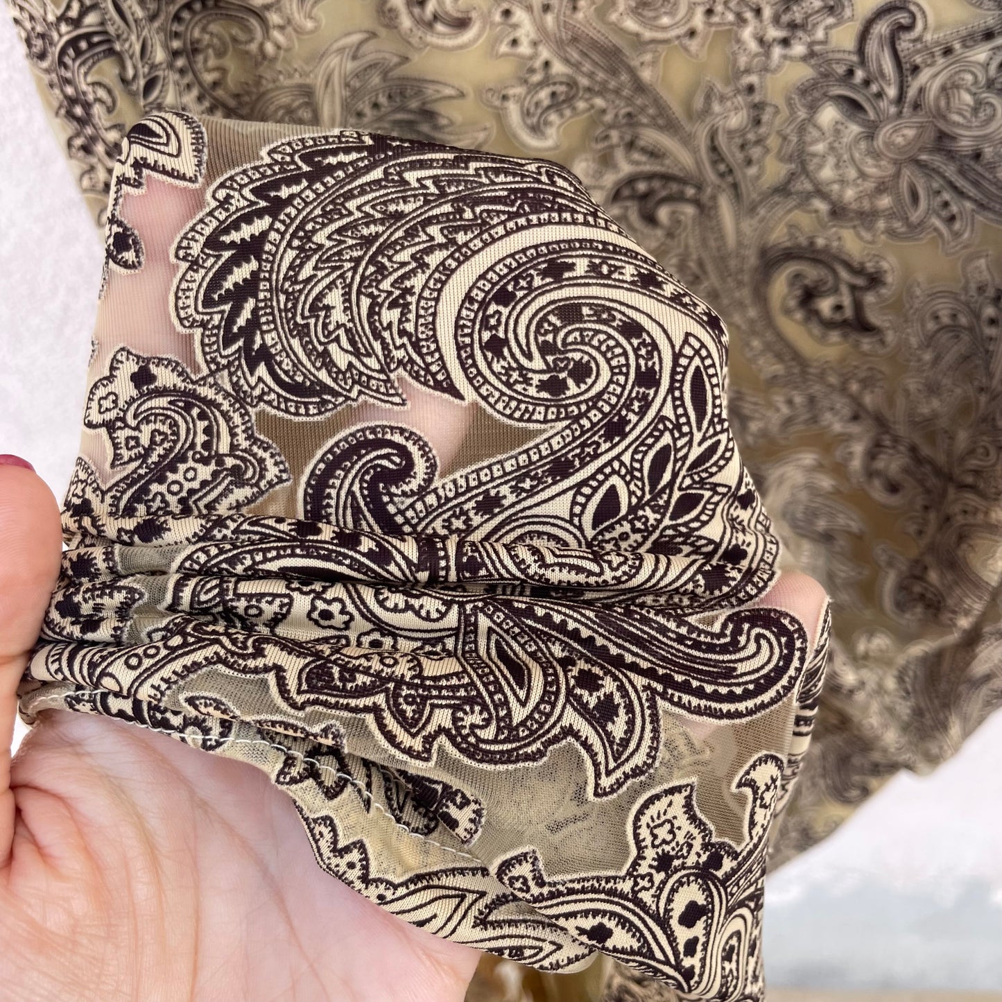 Abito paisley aderente