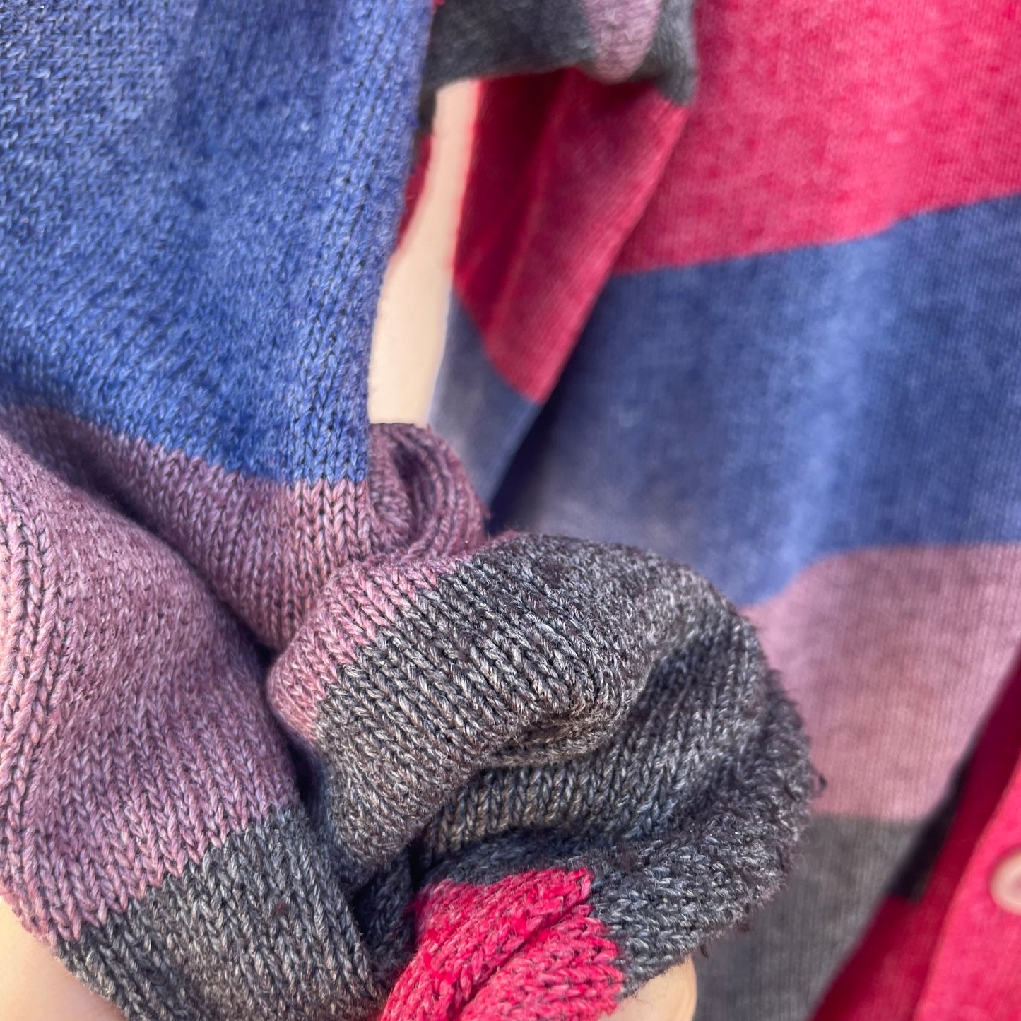 Cardigan over righe