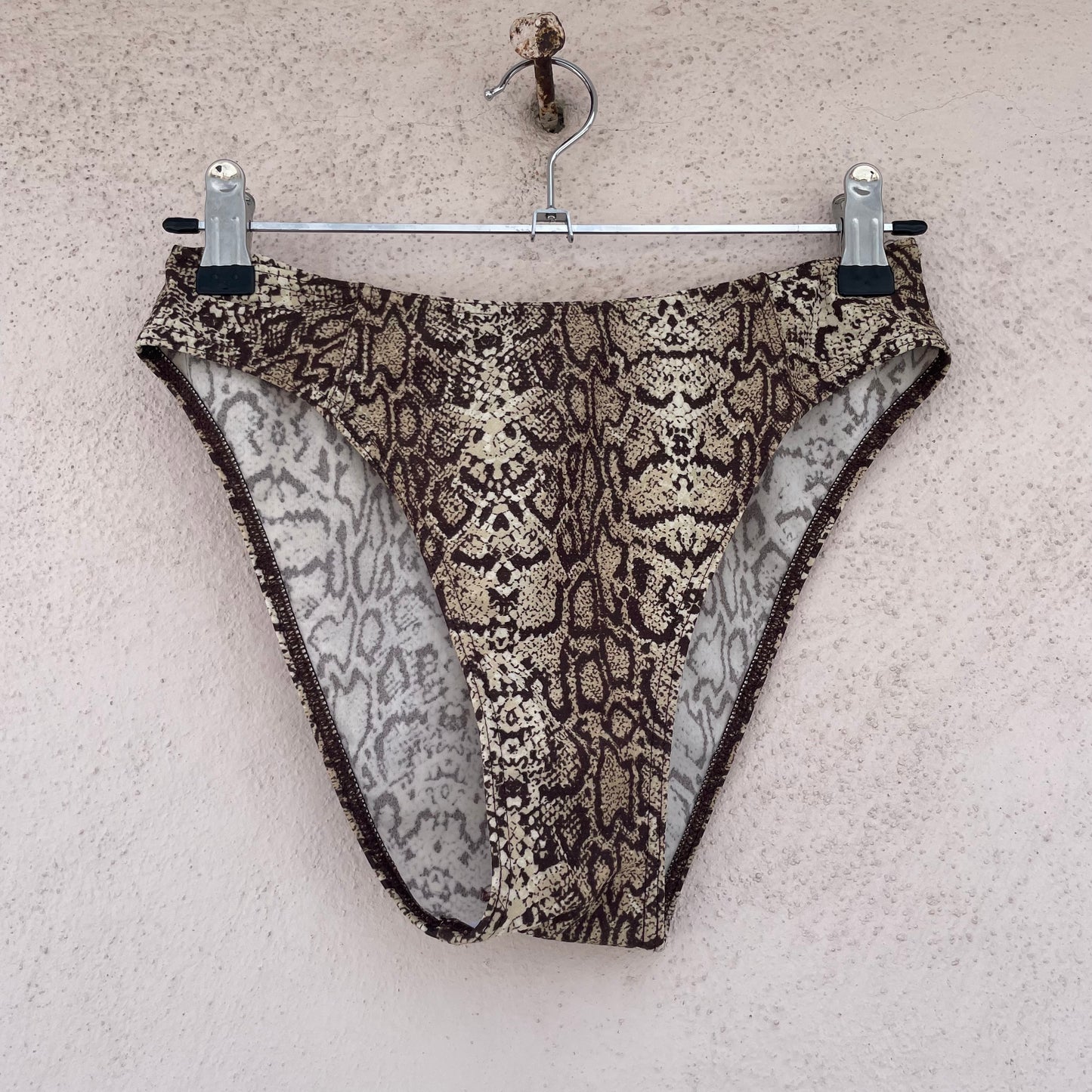 Bikini pitone