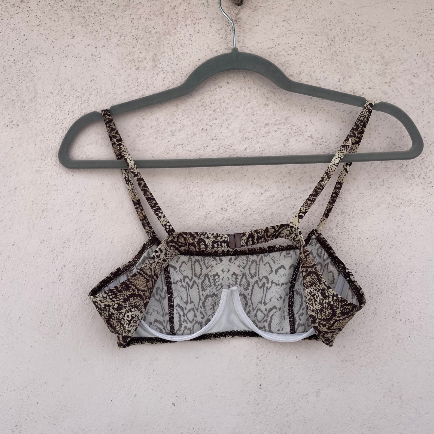 Bikini pitone