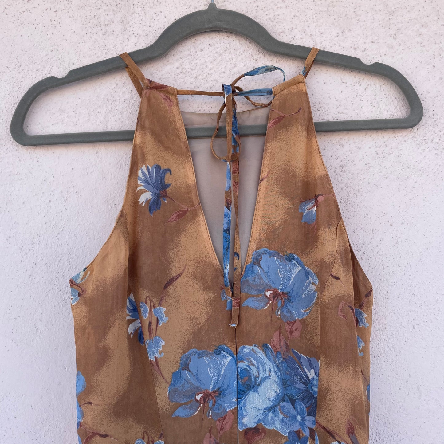 Abito halter caramello