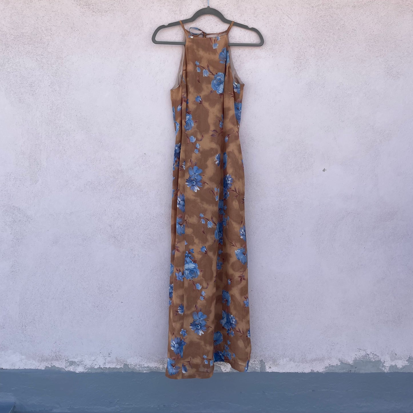 Abito halter caramello