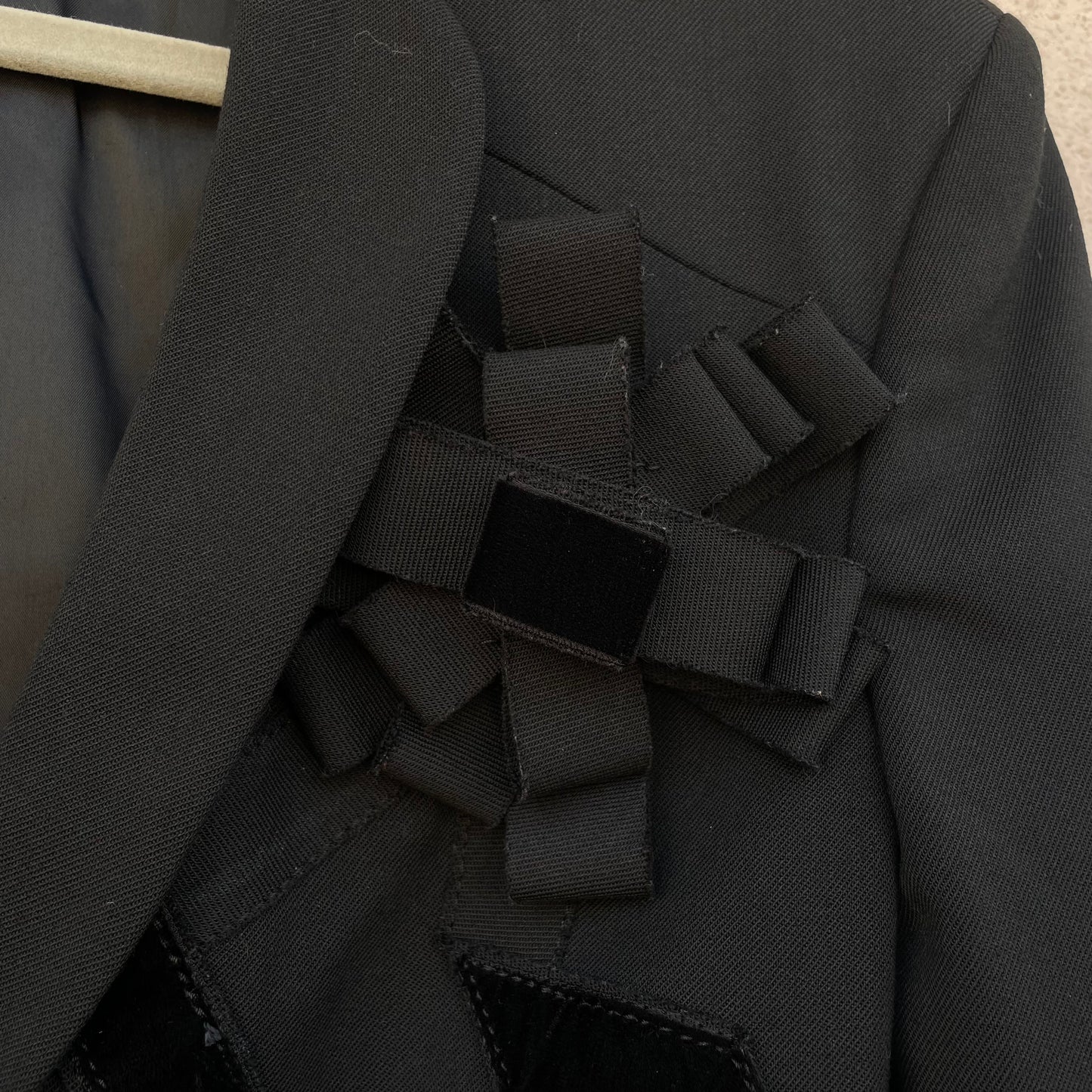 Blazer coccarda Moschino