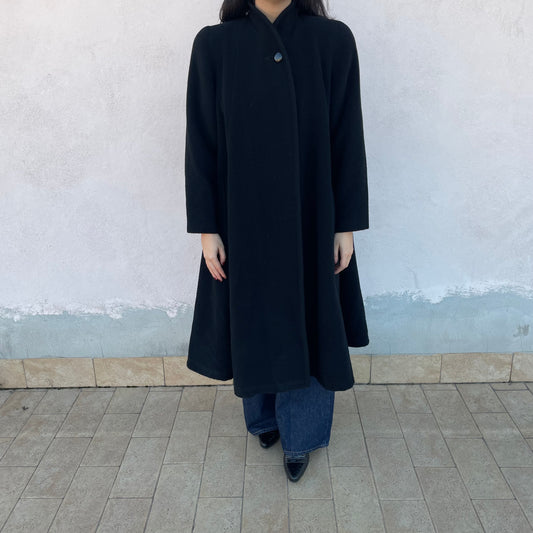 Cappotto nero ruota