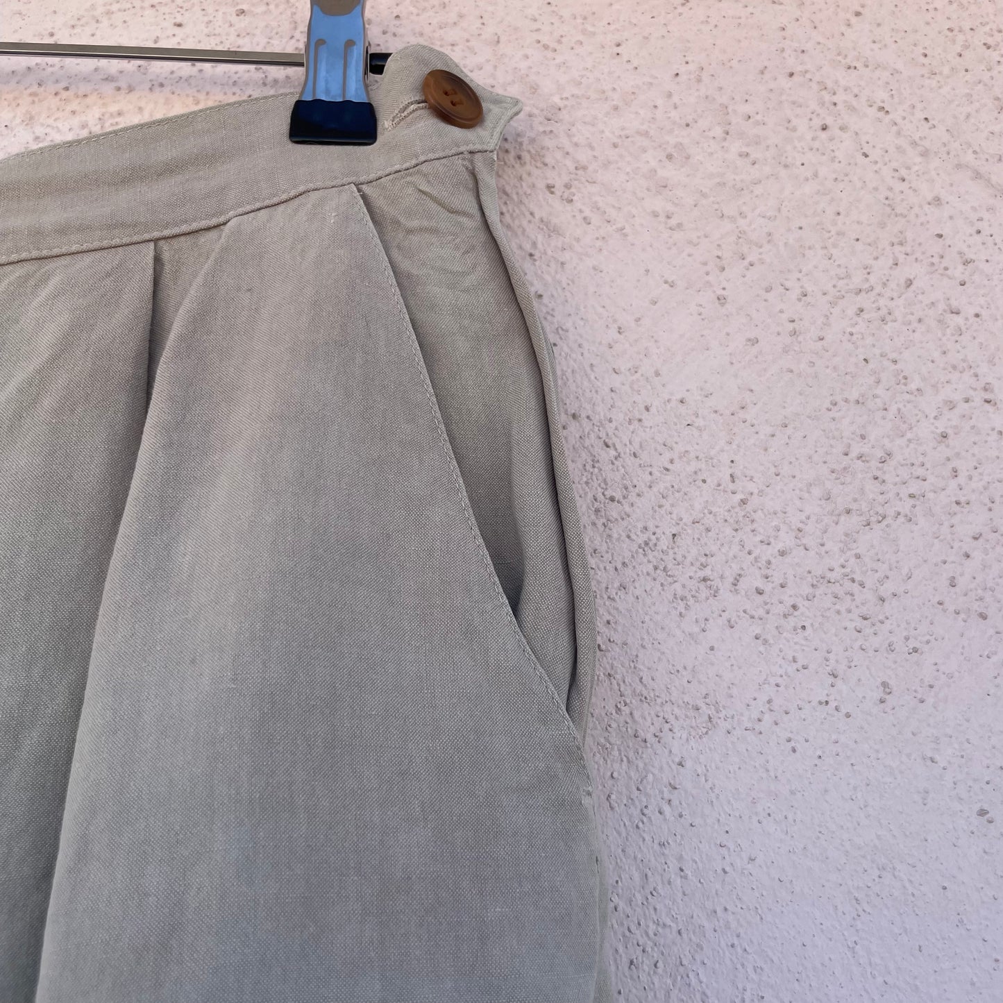 Shorts lino salvia