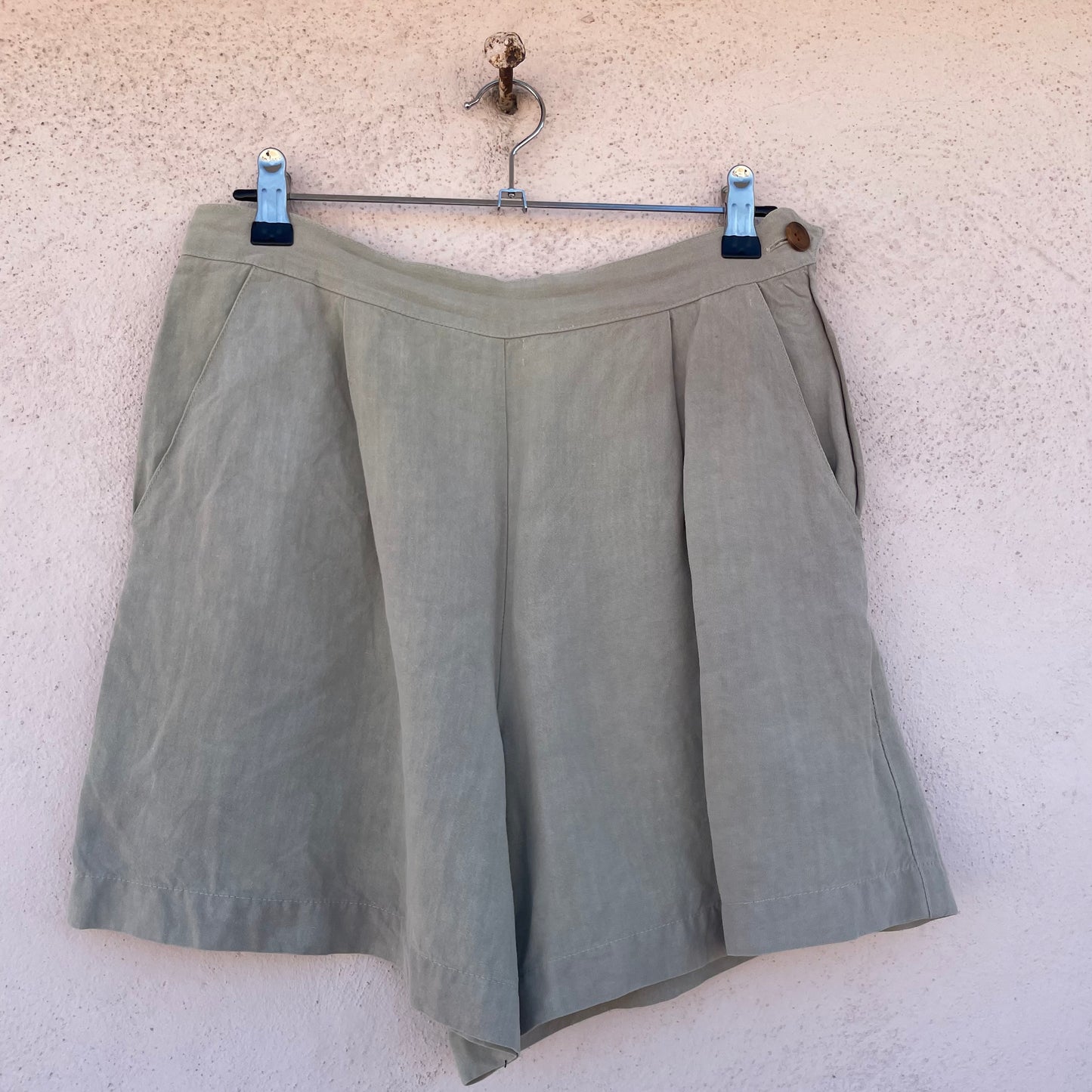Shorts lino salvia