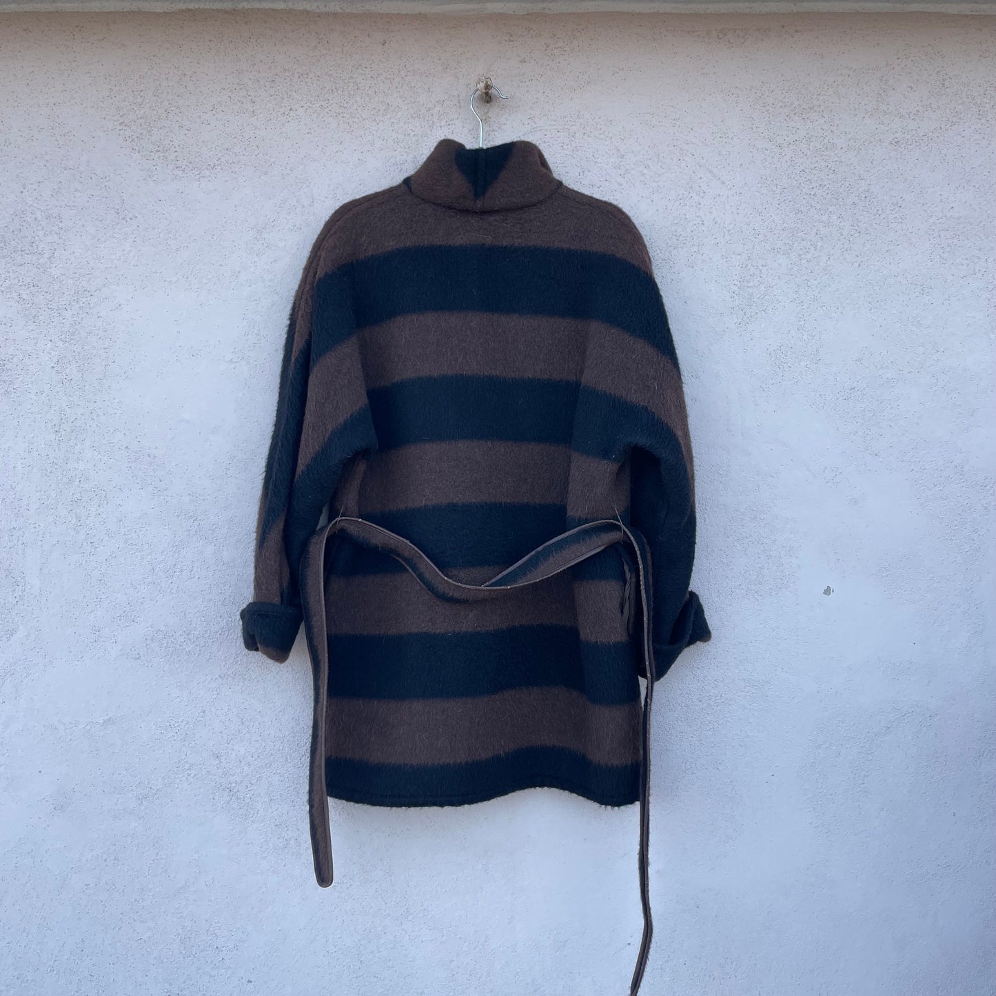 Cappotto marrone e nero