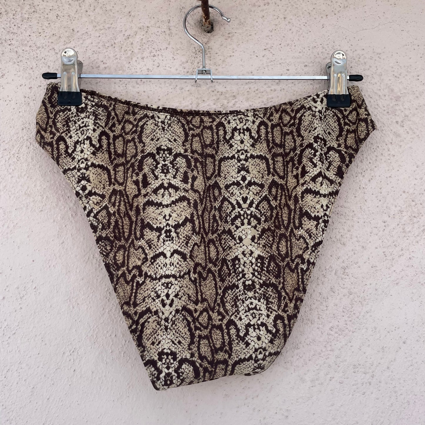 Bikini pitone