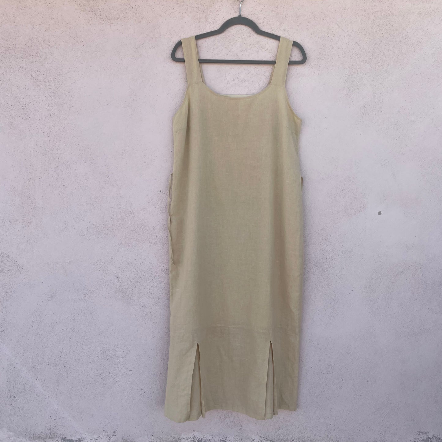 Abito crema spacchi