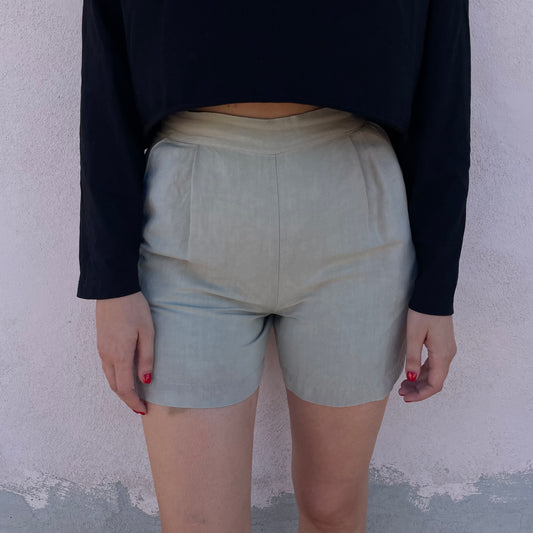 Shorts lino salvia
