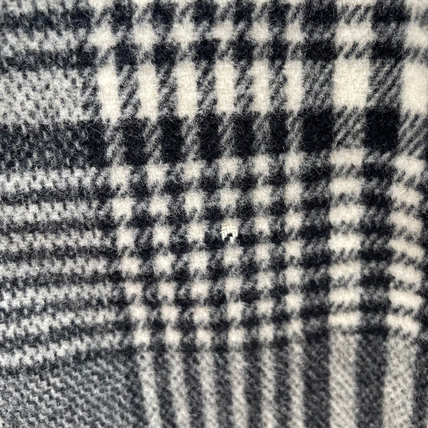 Cappotto bianco e nero