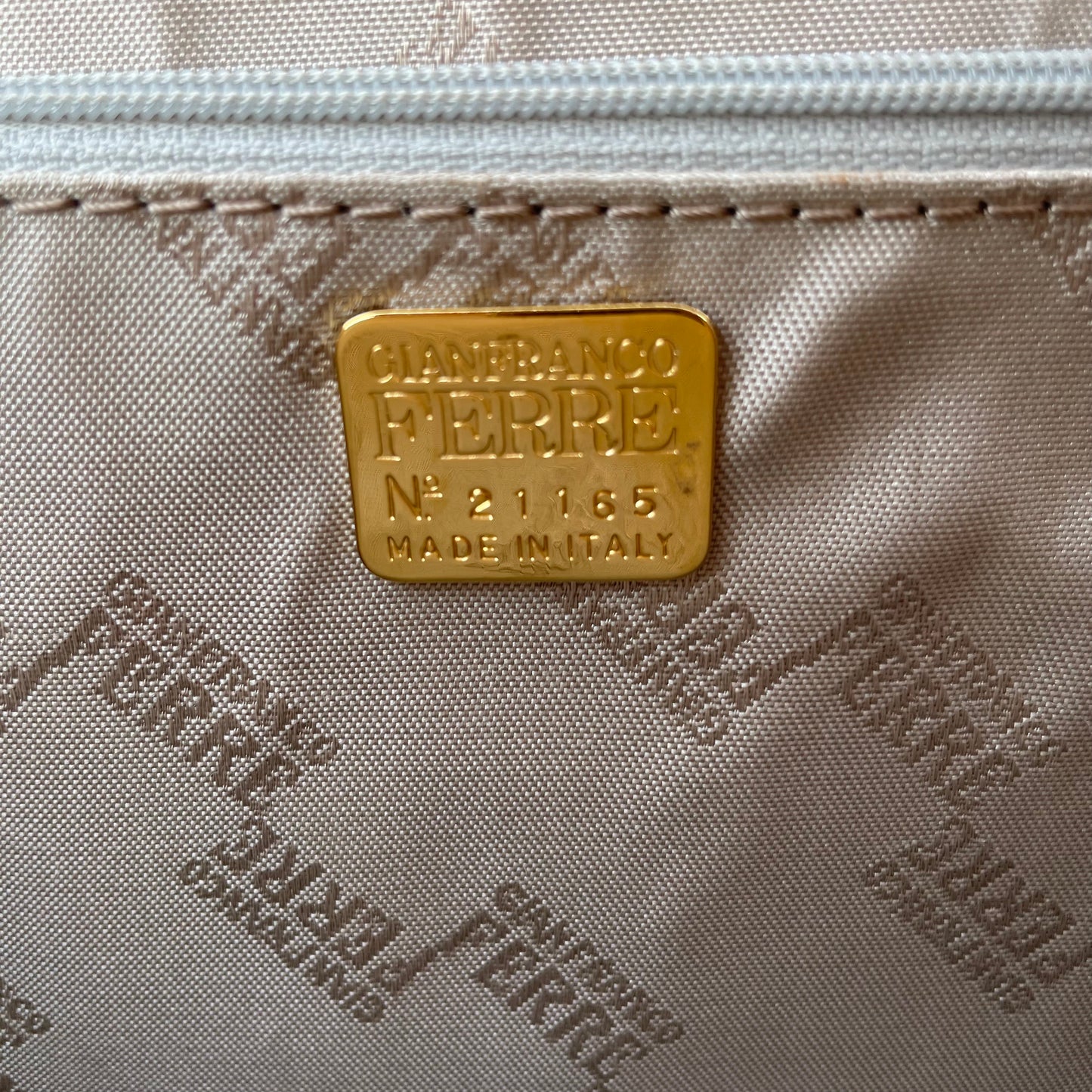 Clutch Gianfranco Ferré