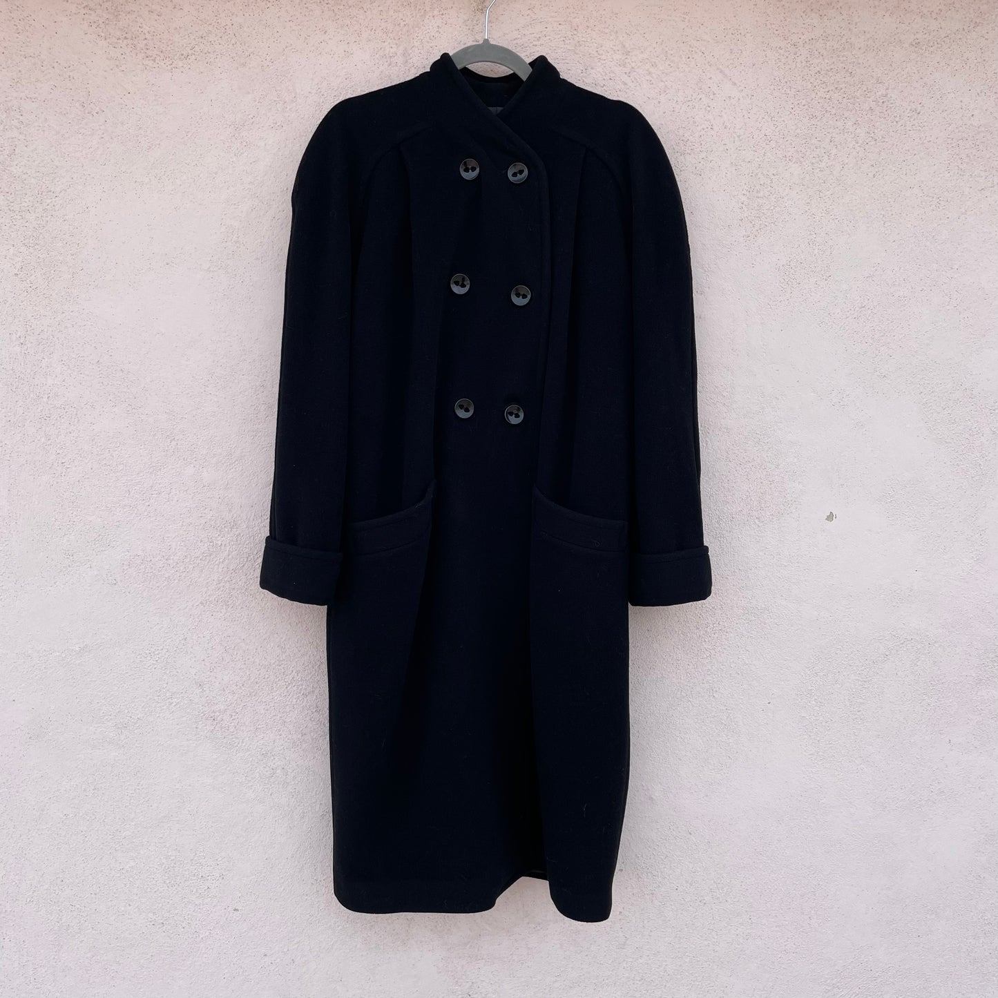 Cappotto nero doppiopetto